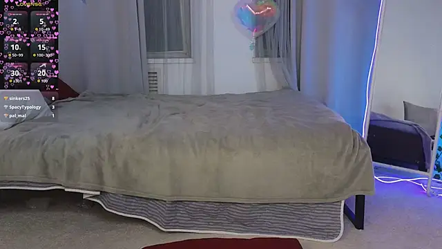 Freckle_Diyana Chat XXX in diretta