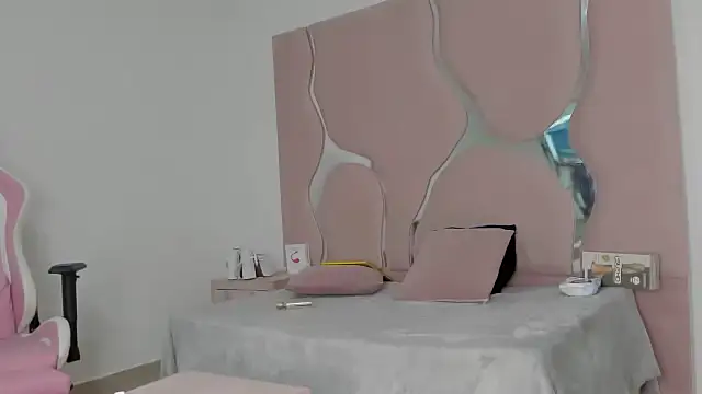 Chat XXX ao vivo de sharithasm