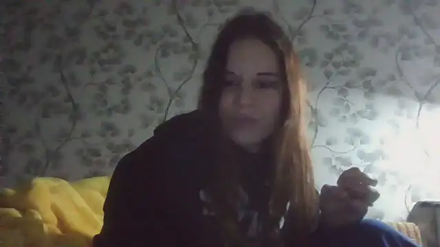 Pertunjukan Kamera Web NyraLuna