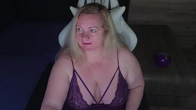 MolligSpielle লাইভ XXX চ্যাট