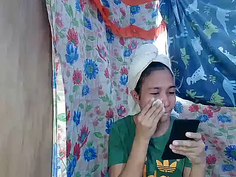 PinaySkinnyGirl live XXX chat