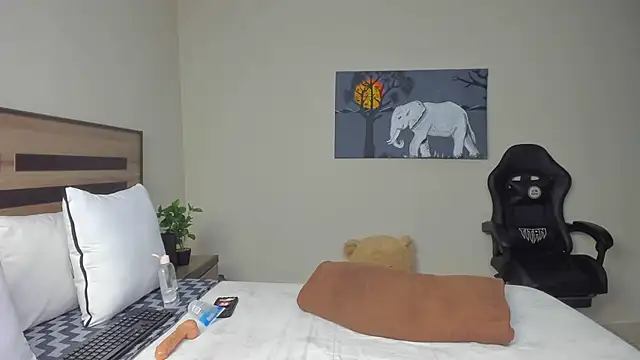 Renee-18 – Live XXX-chat