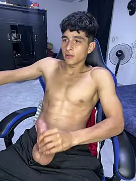 nic_2005 Adlı Modelin Web Kamerası Şovu