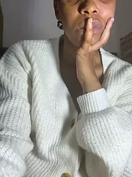 RedBerry88 Show in webcam