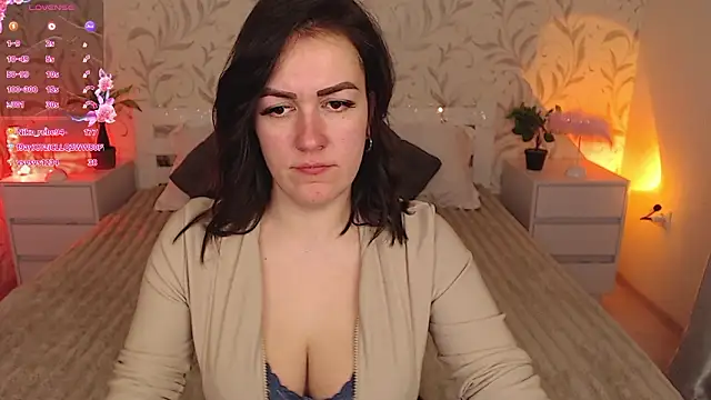 b1ushf1owerr Adlı Modelin Canlı XXX Sohbeti