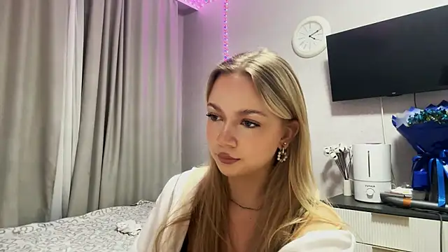 MilaSliger live XXX chat