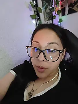 XXX chat uživo modela Bella-Gema