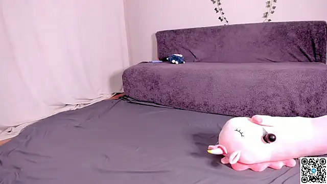 emmelieflorence élő XXX-chatje