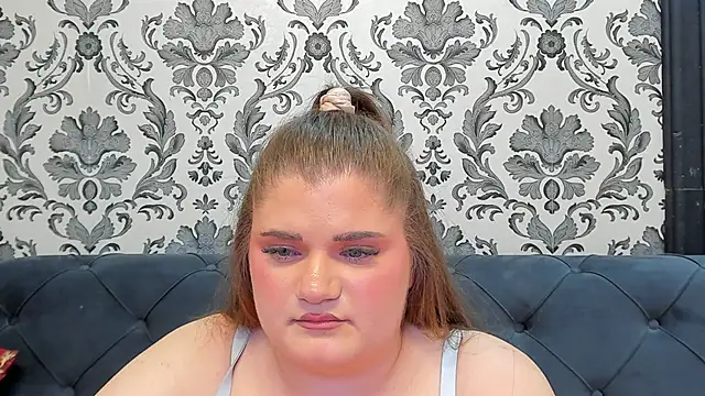 XXX chat uživo modela LissaBigTitts