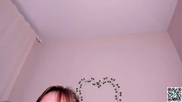 emmelieflorence: απευθείας συνομιλία ΧΧΧ