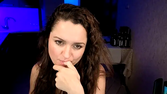 Cerann1 Adlı Modelin Canlı XXX Sohbeti