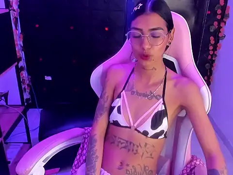 XXX chat uživo modela KarlaSlutSkinny__