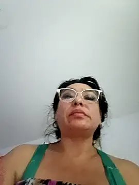 katysquirtdirty Chat XXX in diretta