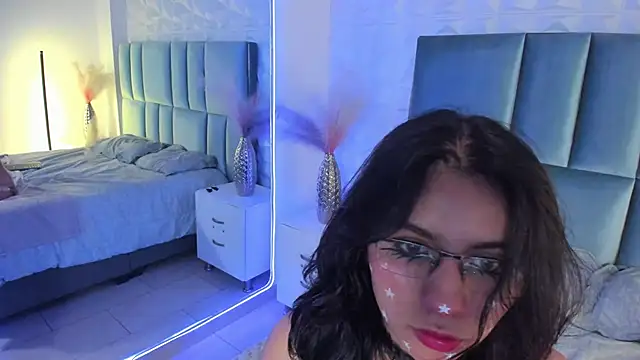 HollyPeach 라이브 XXX 채팅