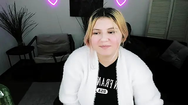 DiaAngell Adlı Modelin Canlı XXX Sohbeti