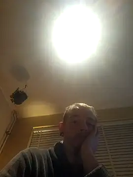 piercingpik 现场XXX聊天