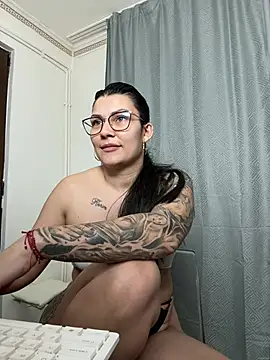 MiaKiittyy élő XXX-chatje