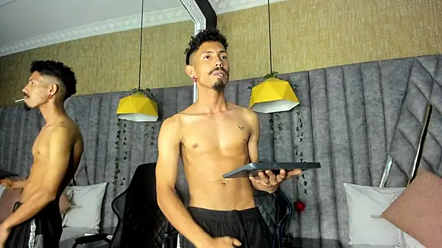 NoaahTylor 现场XXX聊天