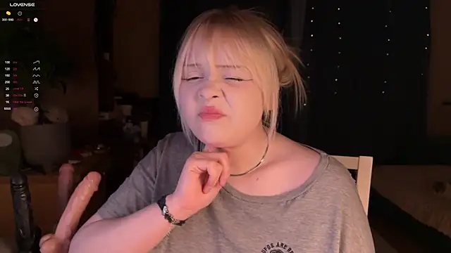 LisaLaas Chat XXX in diretta