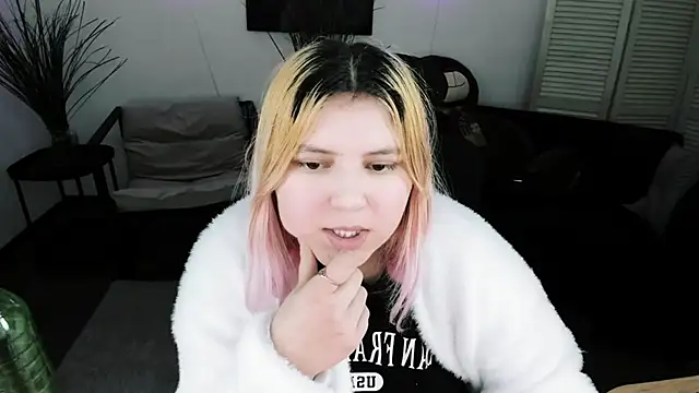XXX chat uživo modela DiaAngell