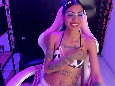 Živý XXX chat KarlaSlutSkinny__