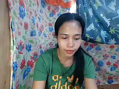 PinaySkinnyGirl's Live XXX Chat