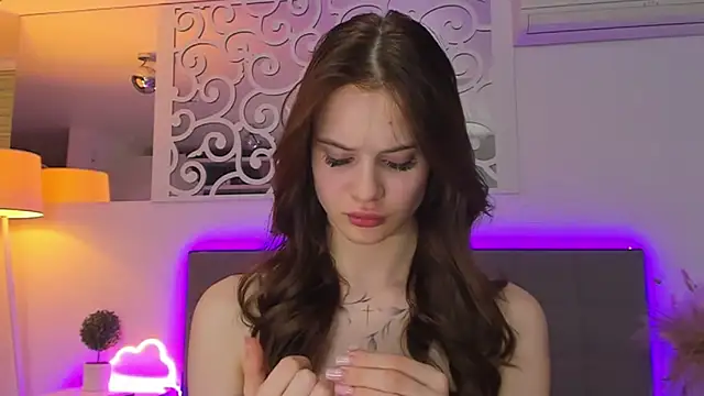 LuisaClover Chat XXX live