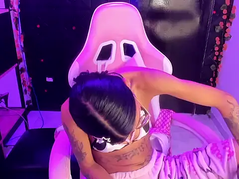 KarlaSlutSkinny__ Chat XXX in diretta