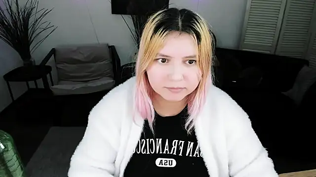 DiaAngell's Live XXX Chat