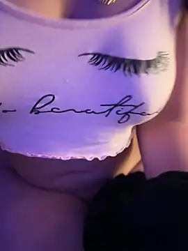 Yaraa8 라이브 XXX 채팅