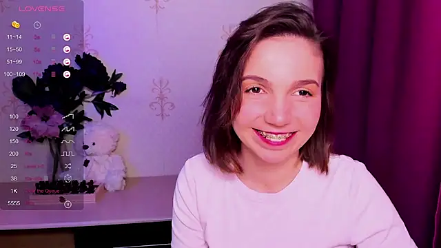 KindHazelHere_ Chat XXX in diretta