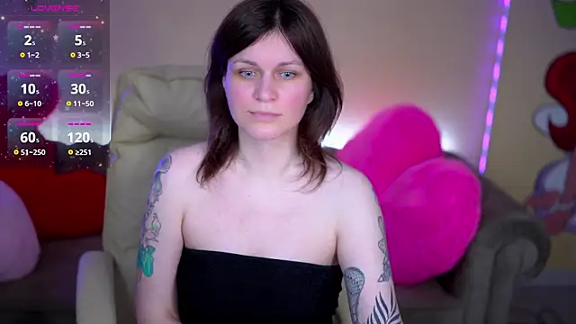 TinaMeltのライブXXXチャット