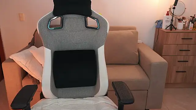 Czat XXX na żywo – anyacutex