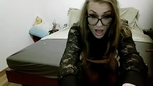 lilianashemale's Webcam Show