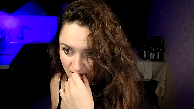 Cerann1 Adlı Modelin Canlı XXX Sohbeti