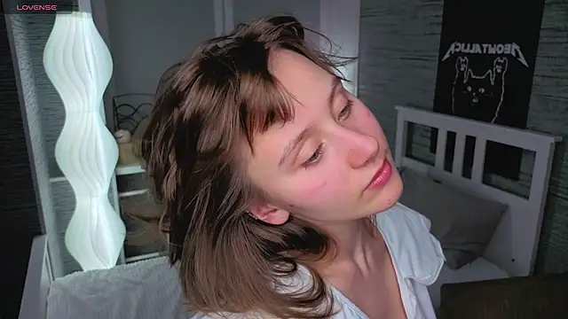 EthalBuffkinのウェブカメラショー