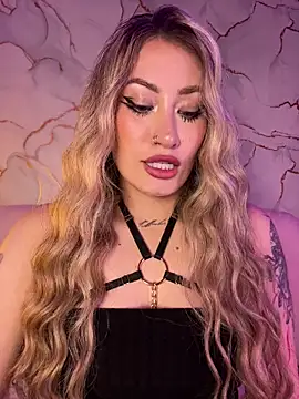 XXX chat uživo modela Lally_Valencia__