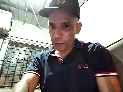 karlossan24 webcam show