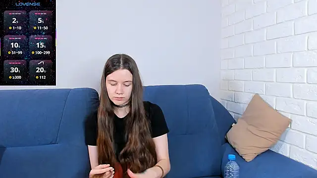 XXX chat uživo modela LucettaAdy