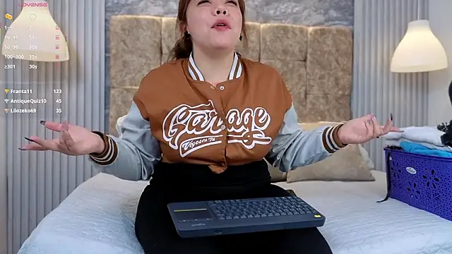 Živý XXX chat leilapons