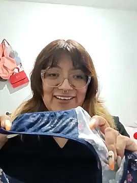 XXX chat uživo modela Yazyazucar