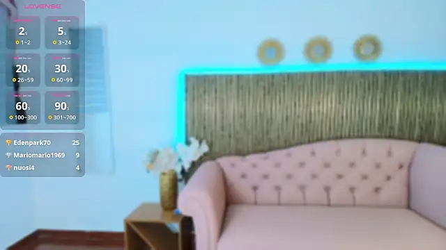 Nadia_PriveeのライブXXXチャット