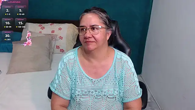 Chat +18 de scaelettdubois ao vivo