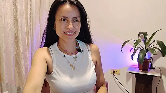 Bella_Exhibition élő XXX-chatje