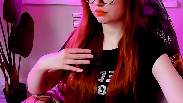 CarolGiggly's Live XXX Chat