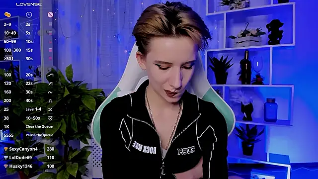 XXX chat uživo modela _Rein_ramm