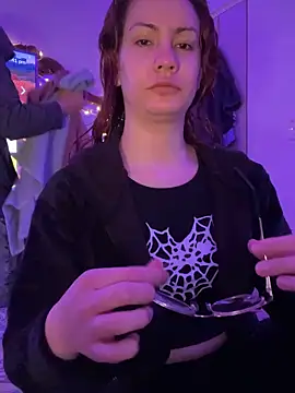 Czat XXX na żywo – Nina-Chick777