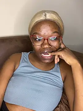 YummyMelanin117のウェブカメラショー