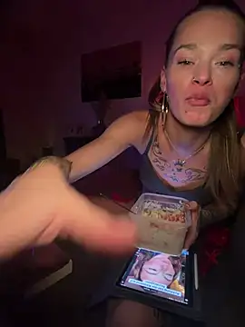 vinique99n Live XXX chat