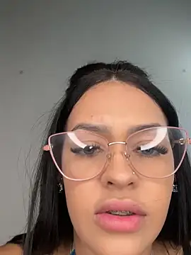 Lylyyy01 Chat XXX live